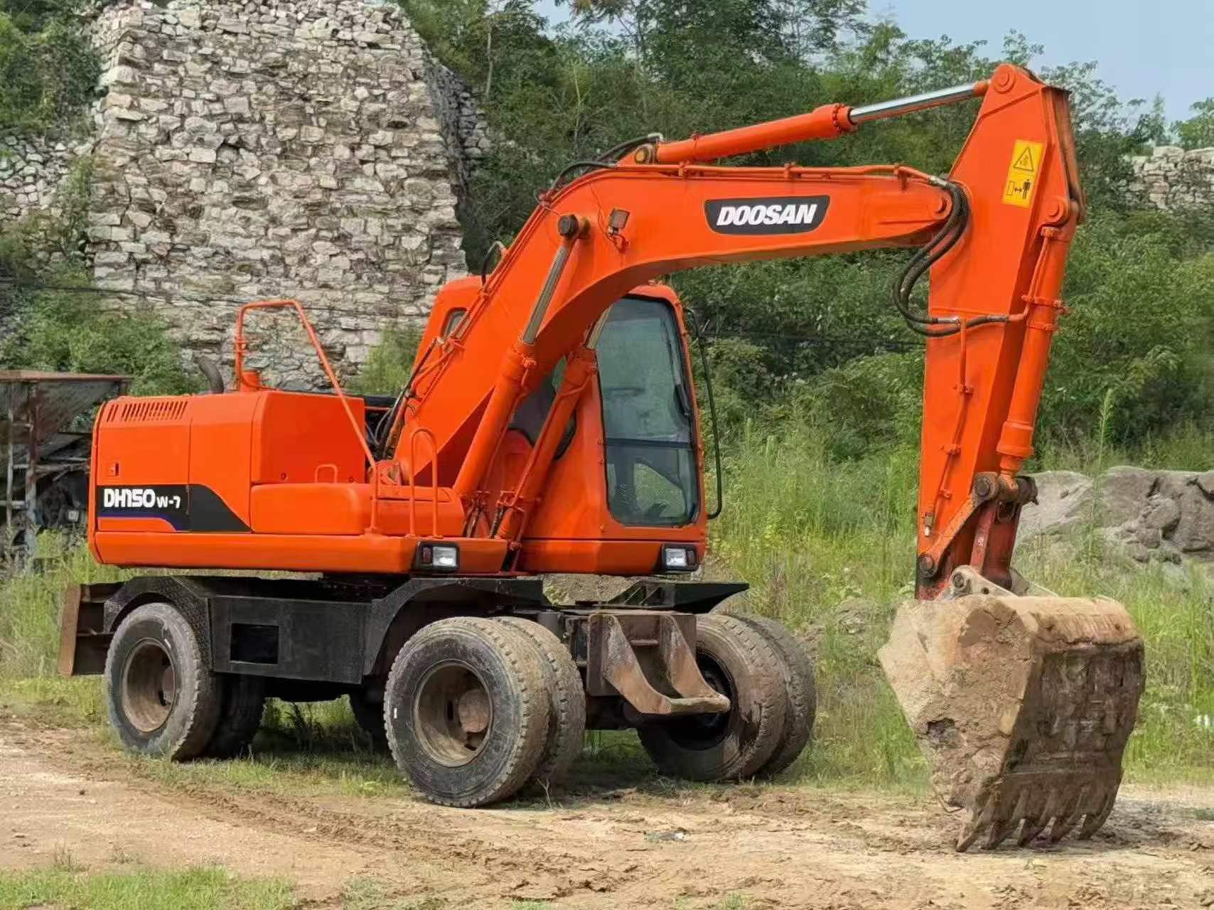 Compre Excavadora Doosan DH150-7 Usada / 3