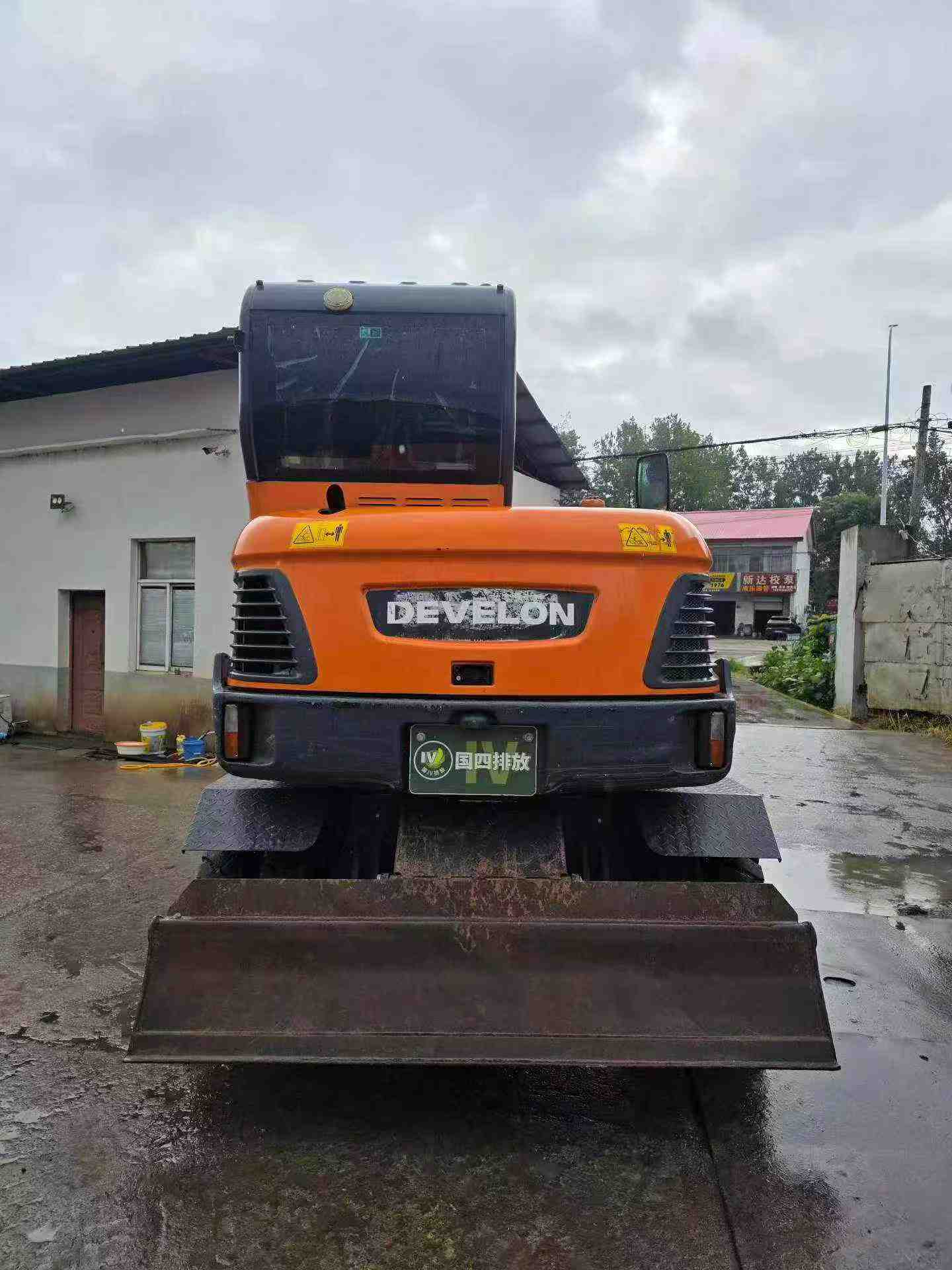 Buy Doosan DH60 Used Excavator / 2 Buy Doosan DH60 Used Excavator / 2