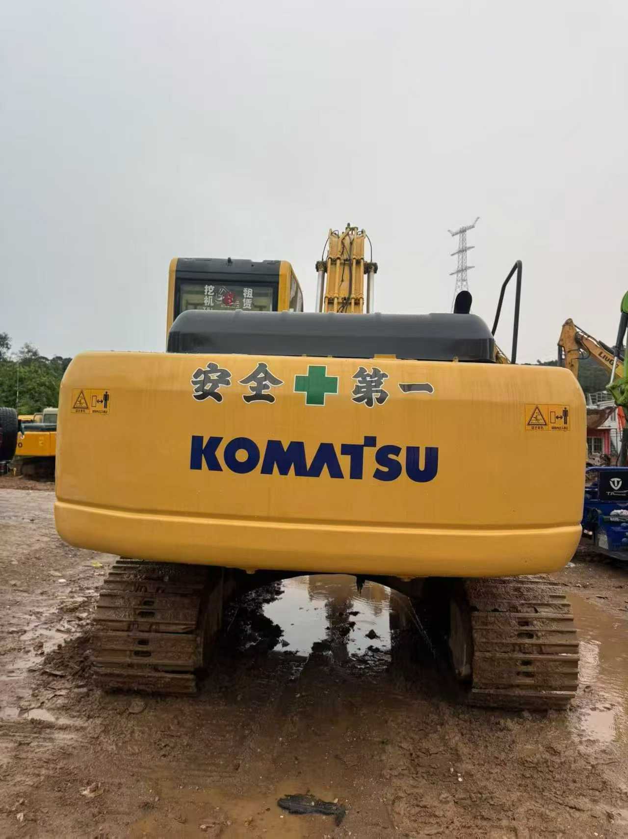 Buy Komatsu PC200-8 Used Excavator / 2 Buy Komatsu PC200-8 Used Excavator / 2