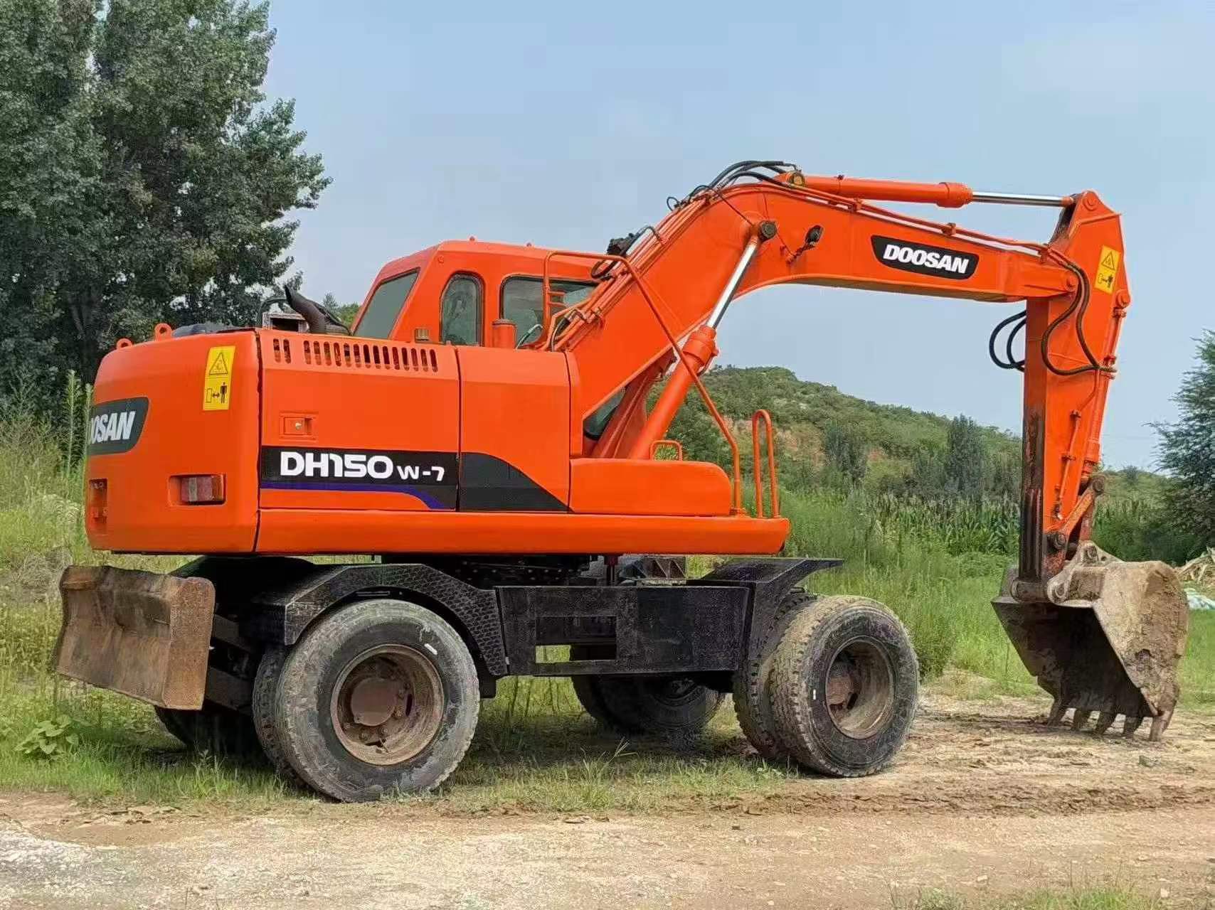 Compre Excavadora Doosan DH150-7 Usada / 4