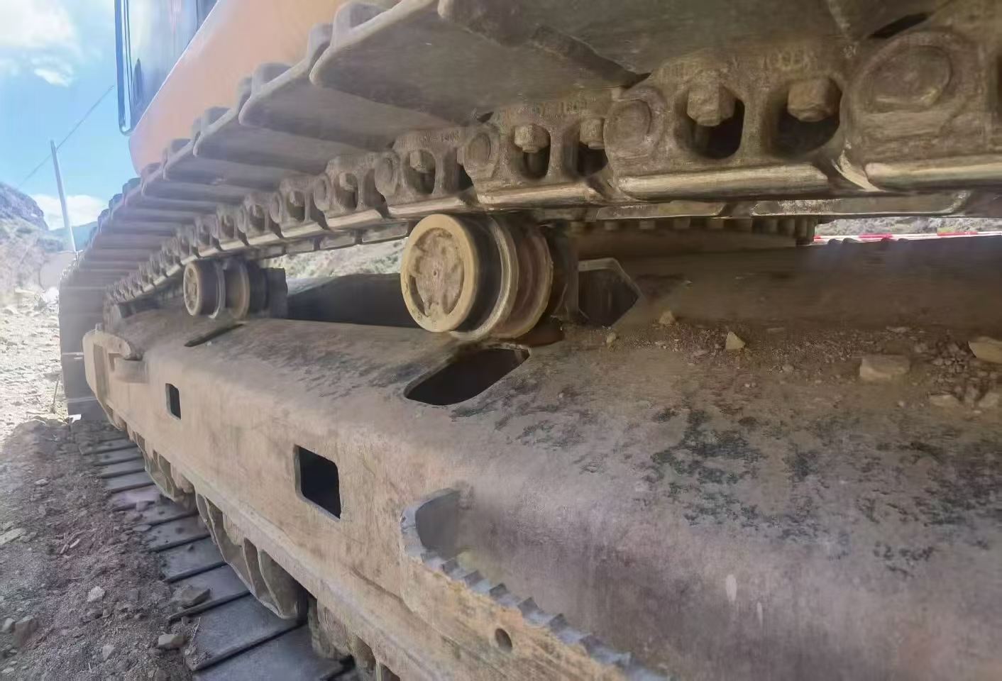 Buy Caterpillar 330B Used Excavator / 3 Buy Caterpillar 330B Used Excavator / 3