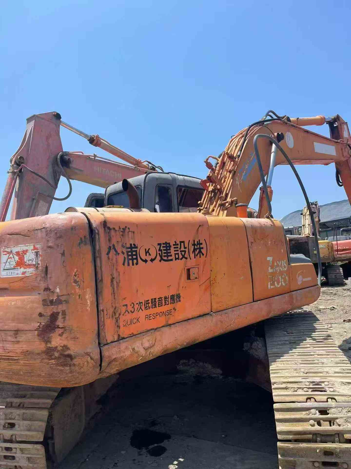 Buy Hitachi ZX200-6 Used Excavator / 1