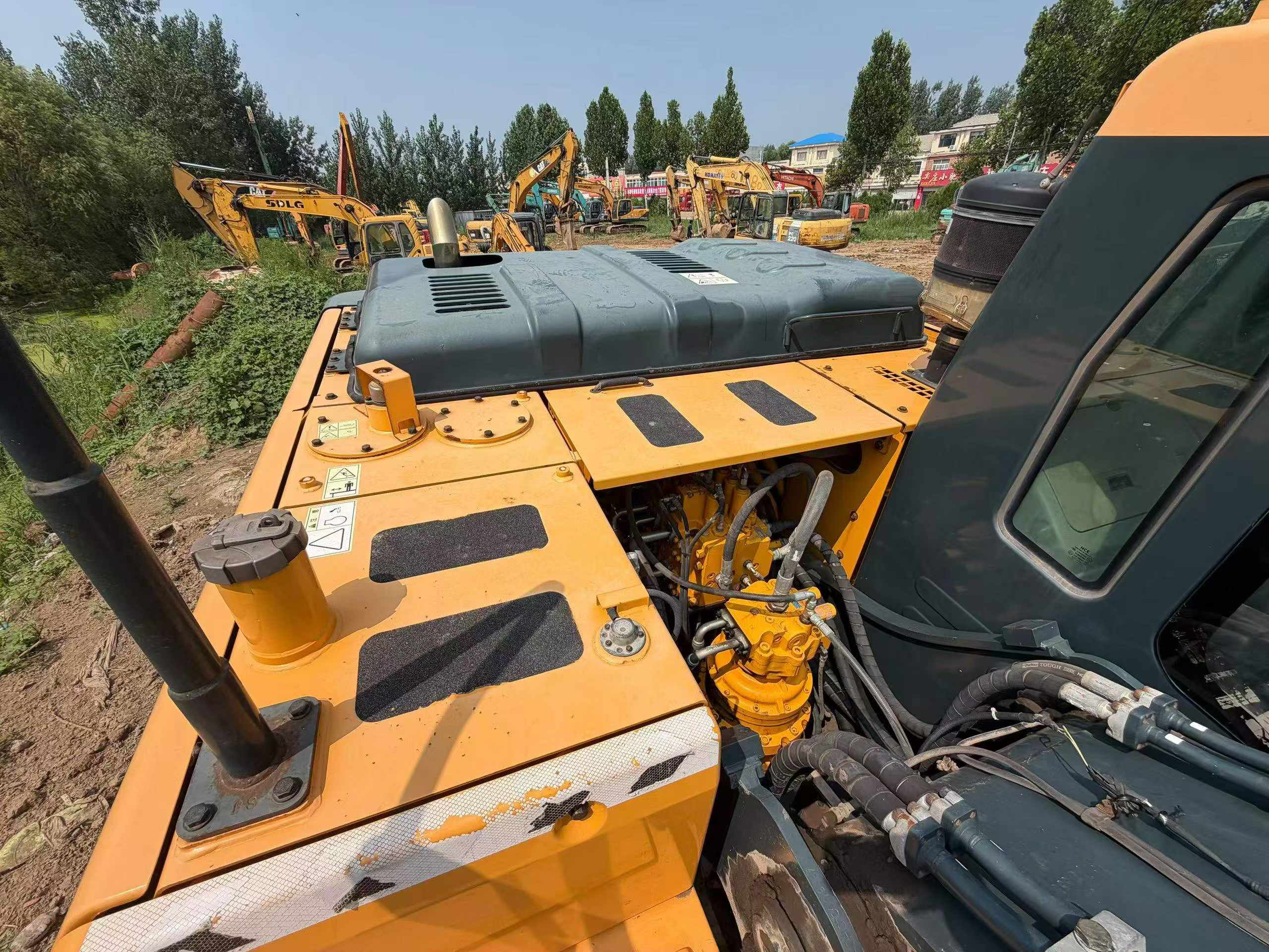 Buy Hyundai R215VS Used Excavator / 8 Buy Hyundai R215VS Used Excavator / 8