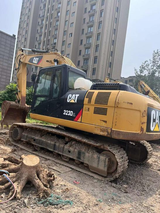 Buy Caterpillar 323 Used Excavator / 1