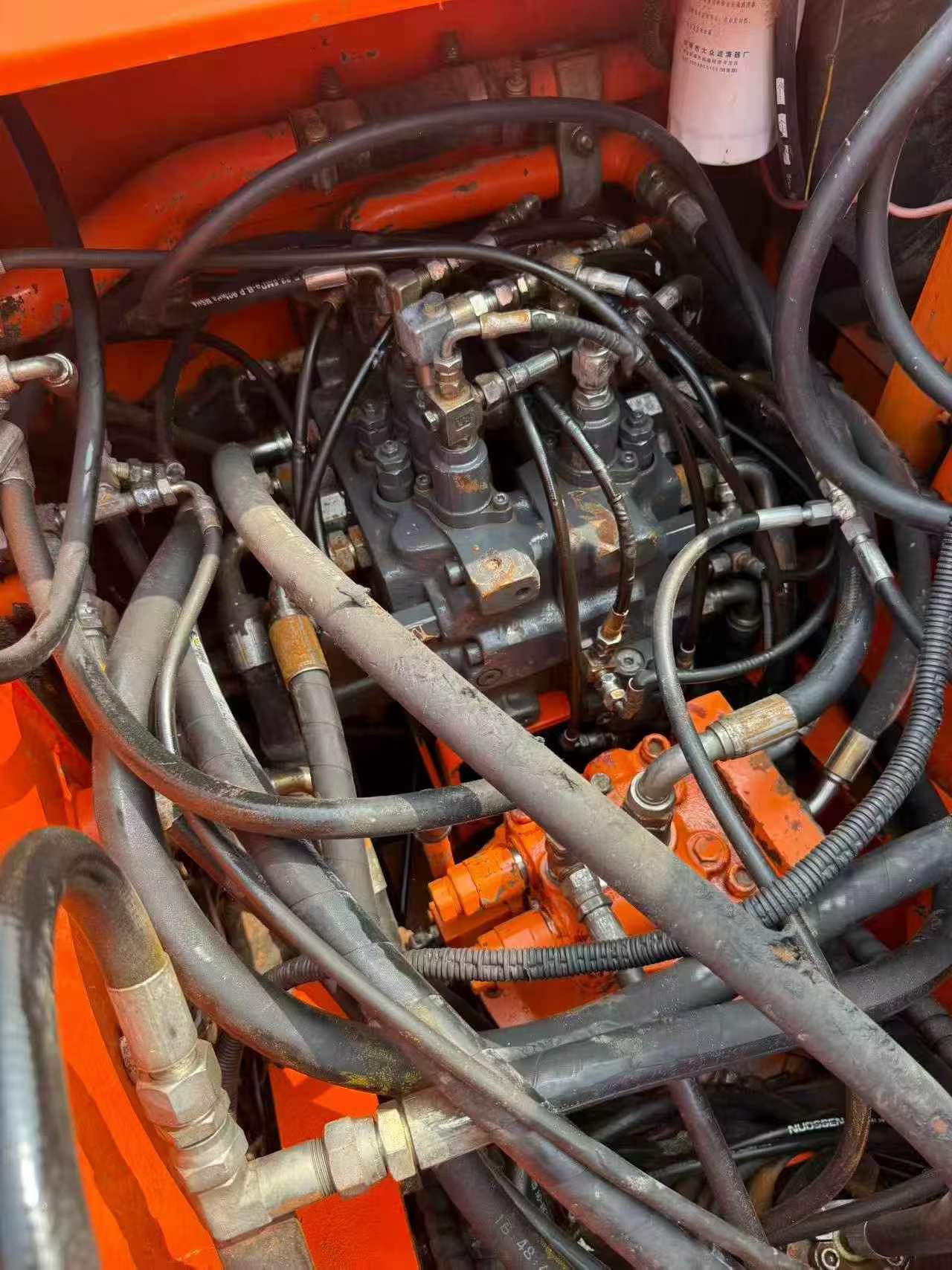 Compre Excavadora Doosan DH150-7 Usada / 7