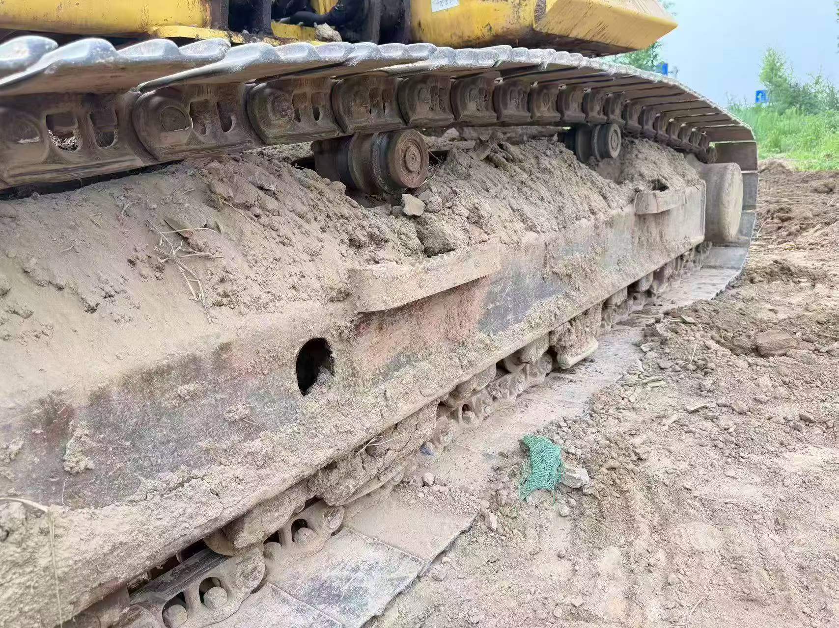 Buy Komatsu PC240-6 Used Excavator / 5 Buy Komatsu PC240-6 Used Excavator / 5