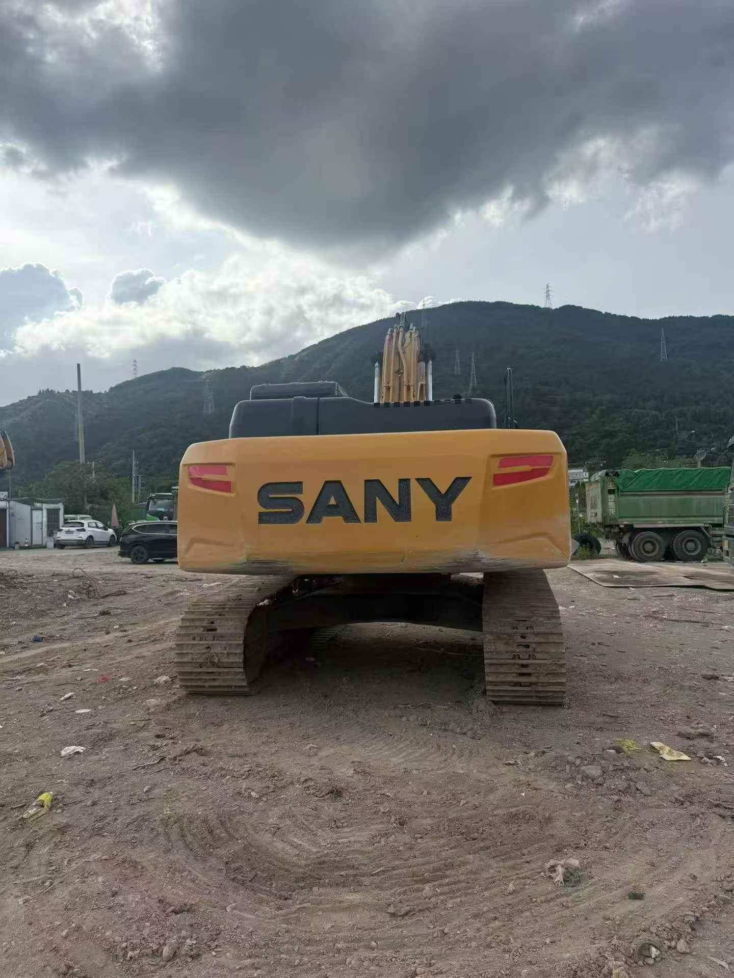 Buy Sany SY245H Used Excavator / 5 Buy Sany SY245H Used Excavator / 5