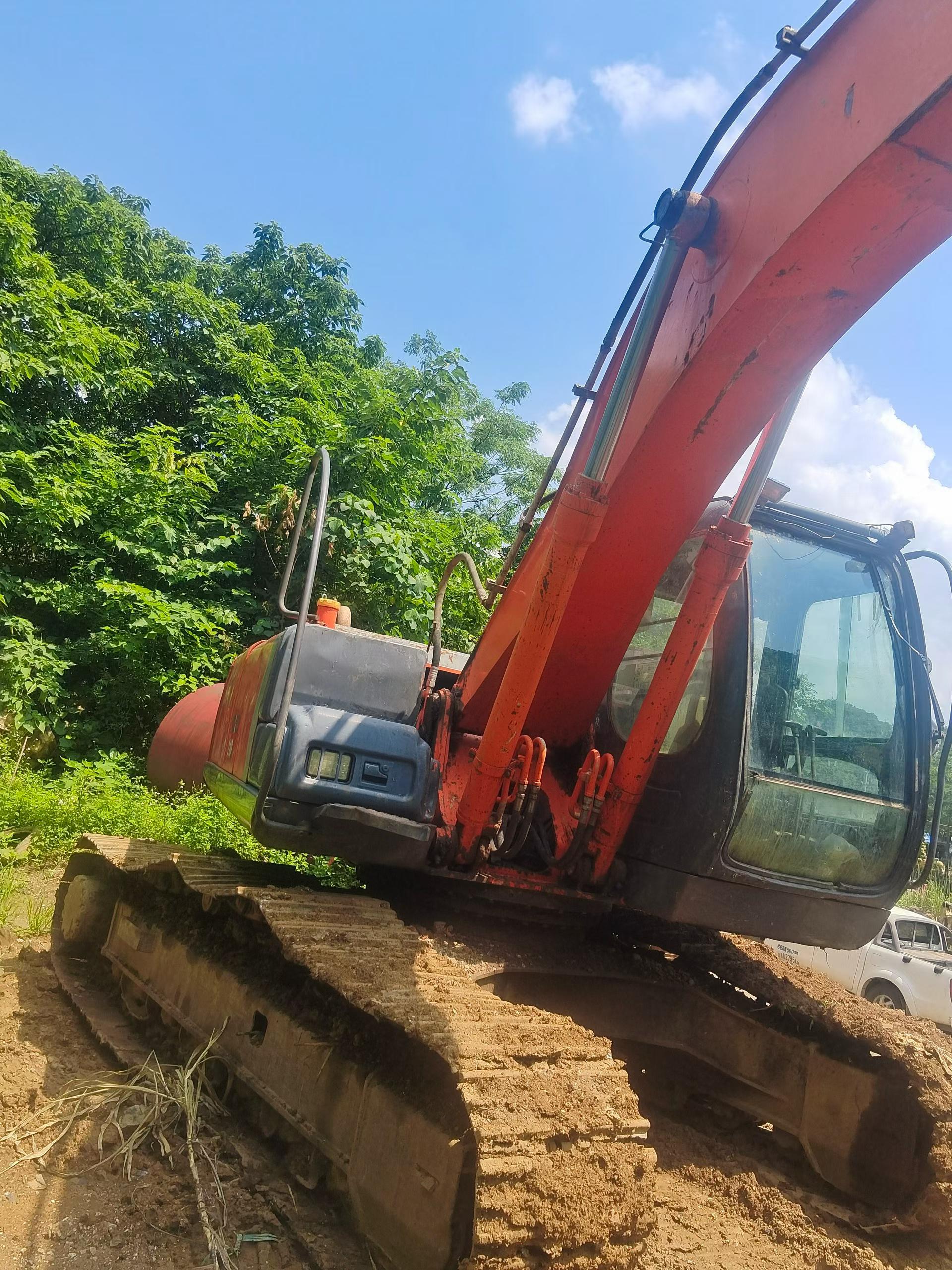 Buy Hitachi ZX200-6 Used Excavator / 5 Buy Hitachi ZX200-6 Used Excavator / 5