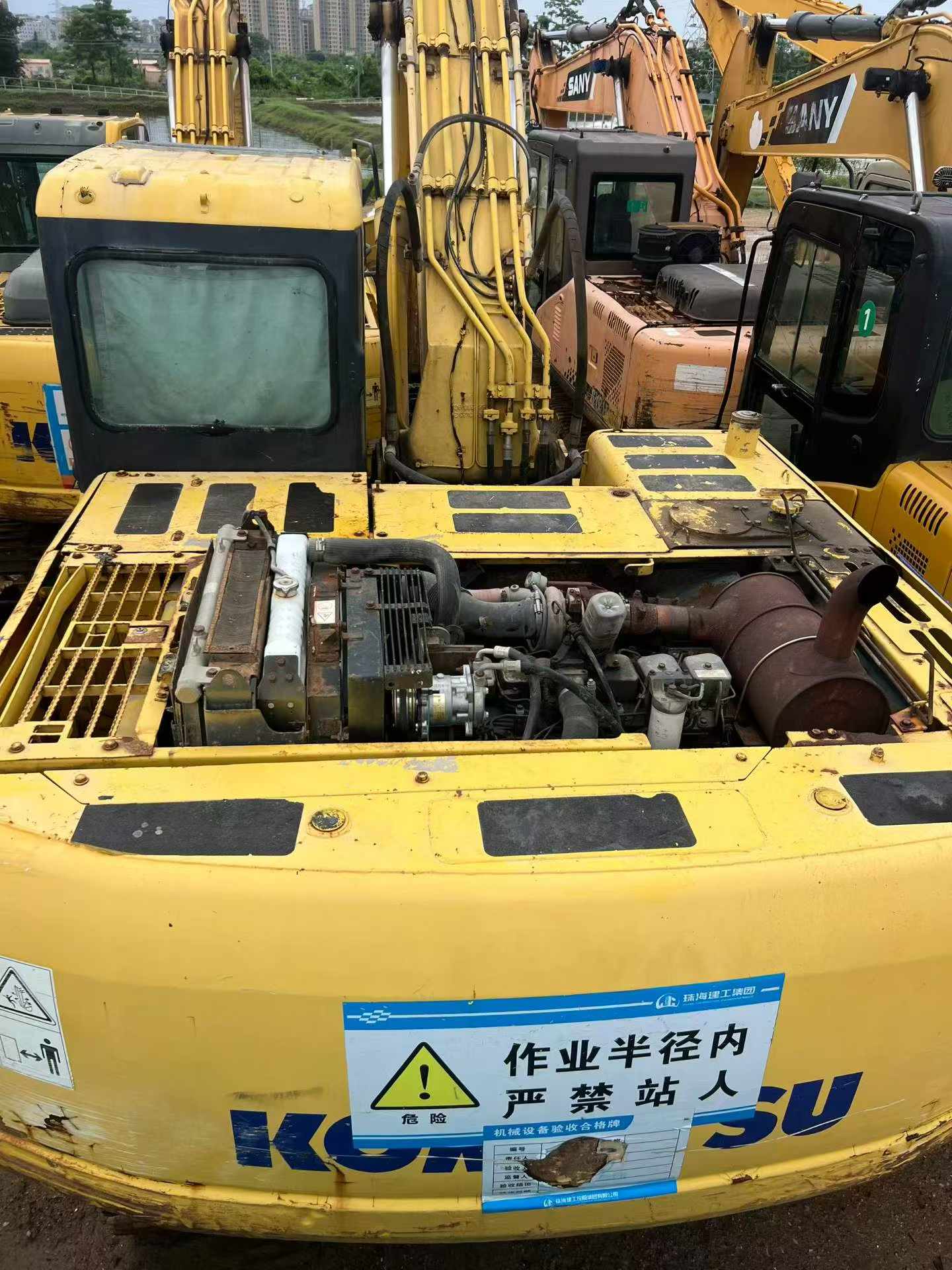 Buy Komatsu PC200-7 Used Excavator / 2