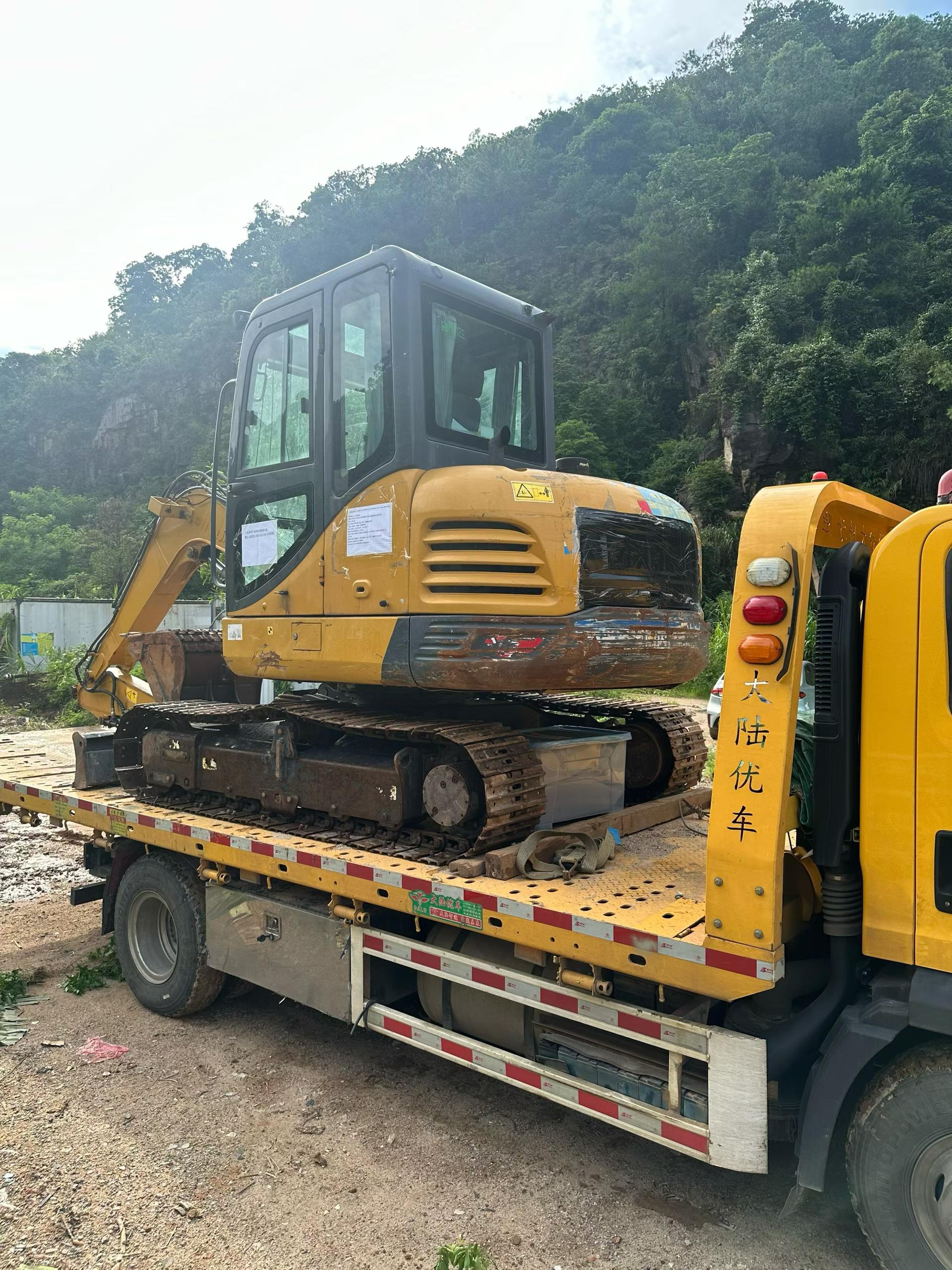 Buy XCMG XE65D Used Excavator / 3