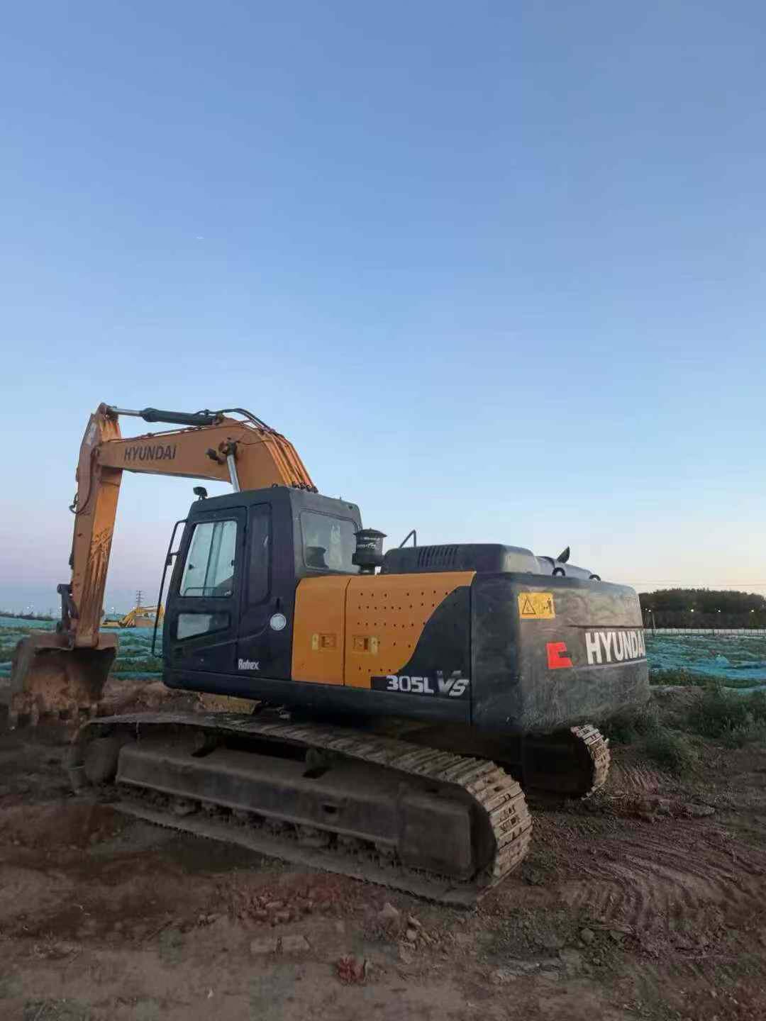 Buy Hyundai R305LVS Used Excavator / 5