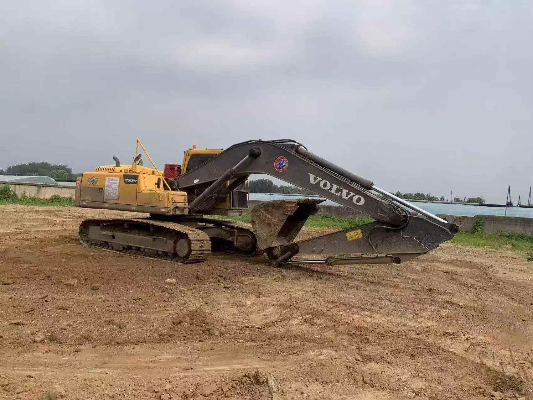 Buy Volvo EC240 Used Excavator / 4 Buy Volvo EC240 Used Excavator / 4