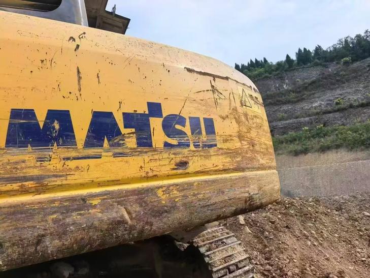 Buy Komatsu Used Excavator / 1