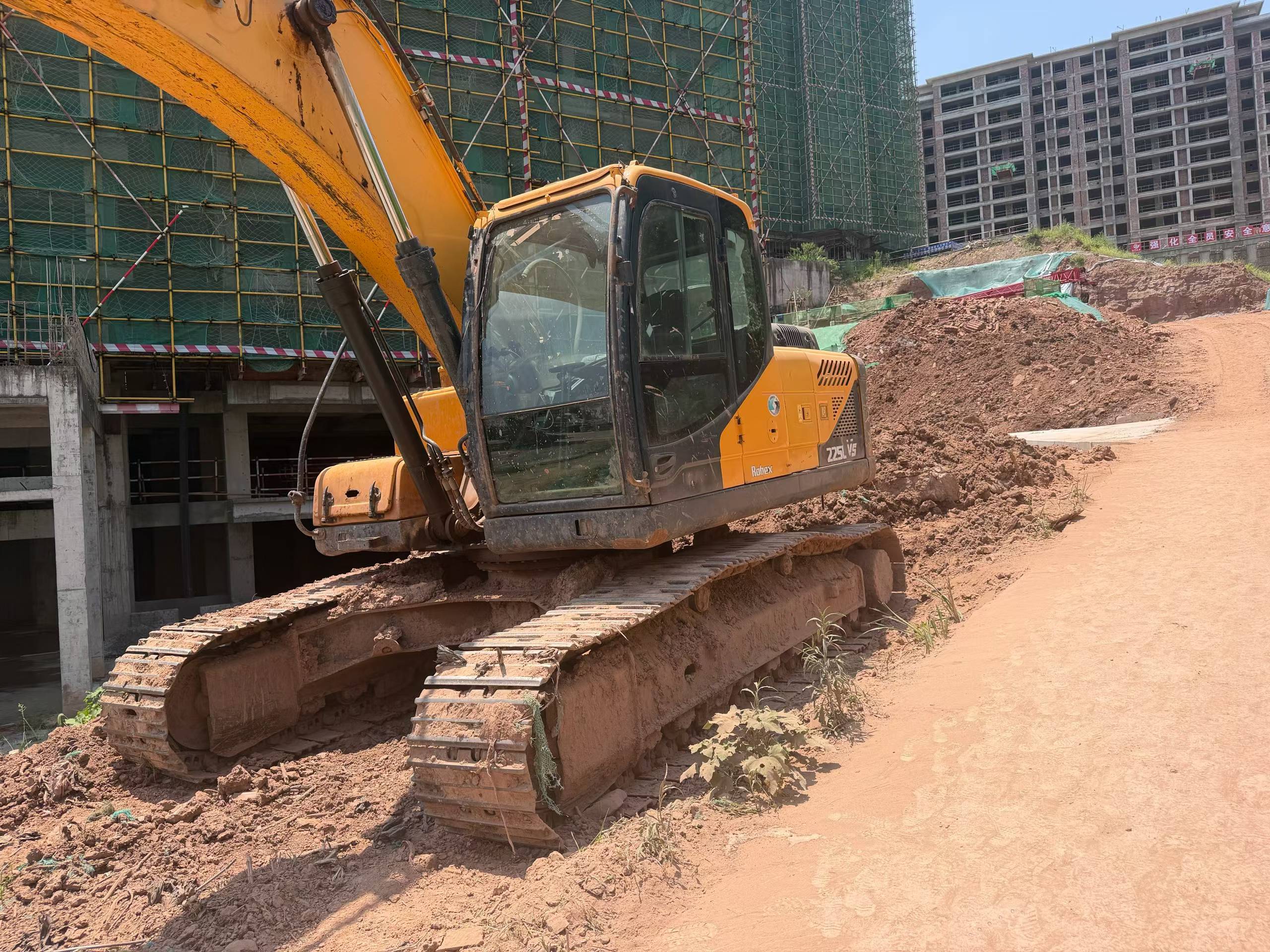 Buy Hyundai R225-7 Used Excavator / 4