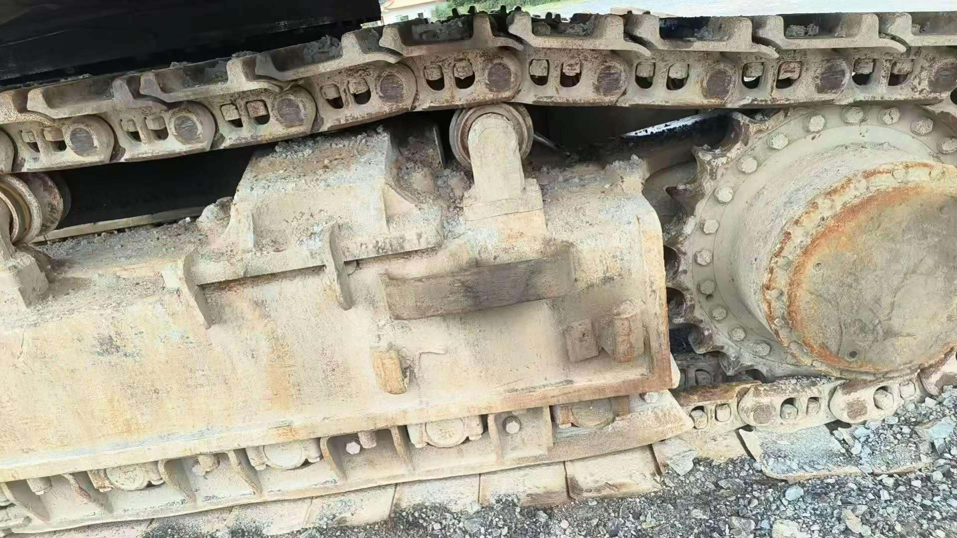 Buy Hitachi ZX670LC-5B Used Excavator / 4