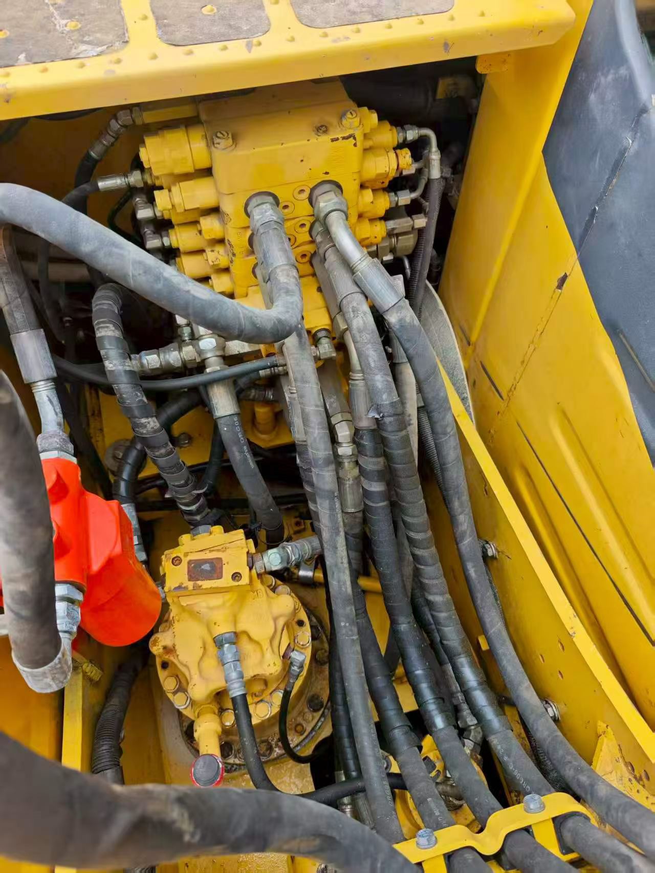 Buy Komatsu PC110-7 Used Excavator / 5