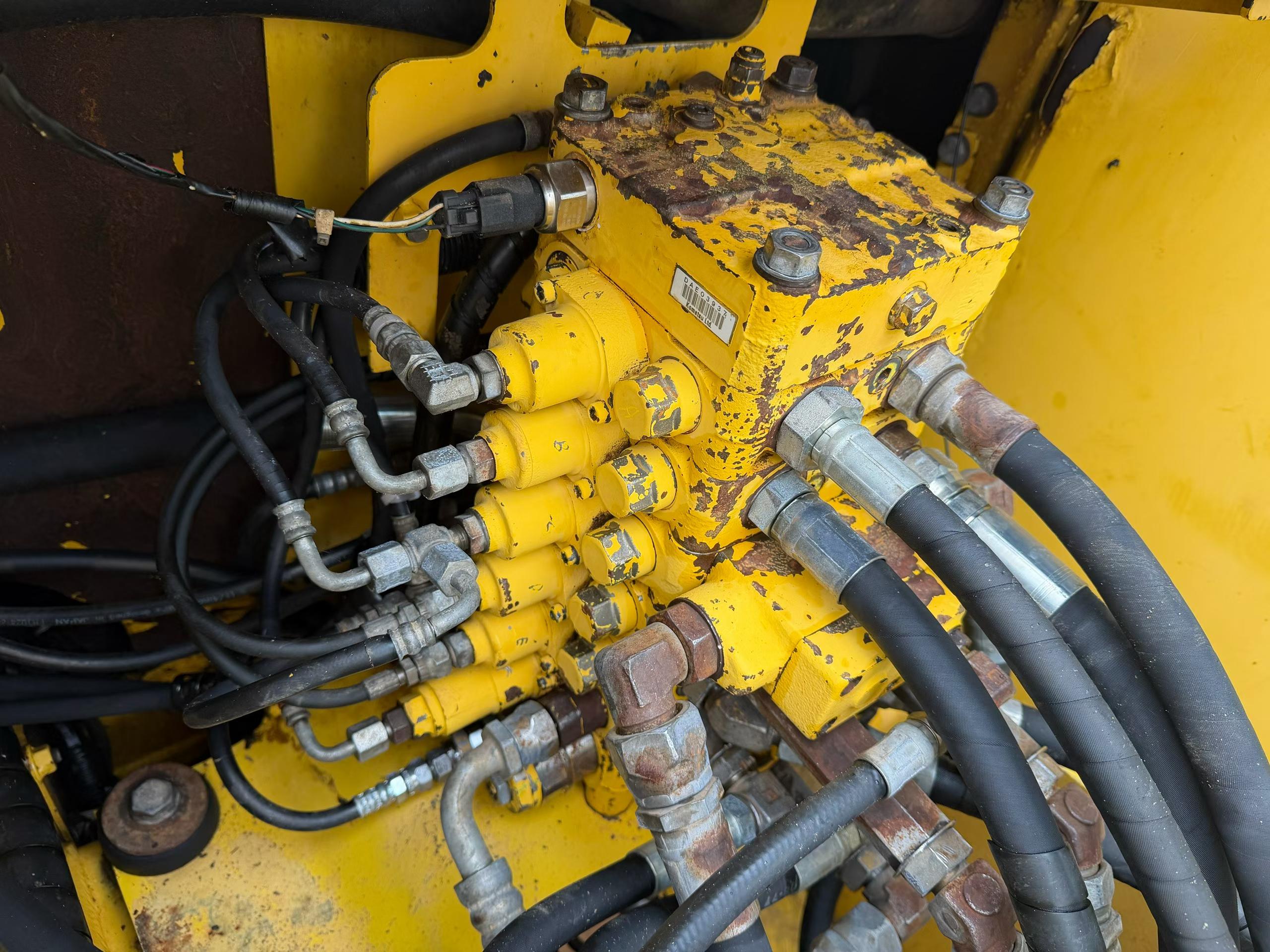 Buy Komatsu PC130-7 Used Excavator / 5