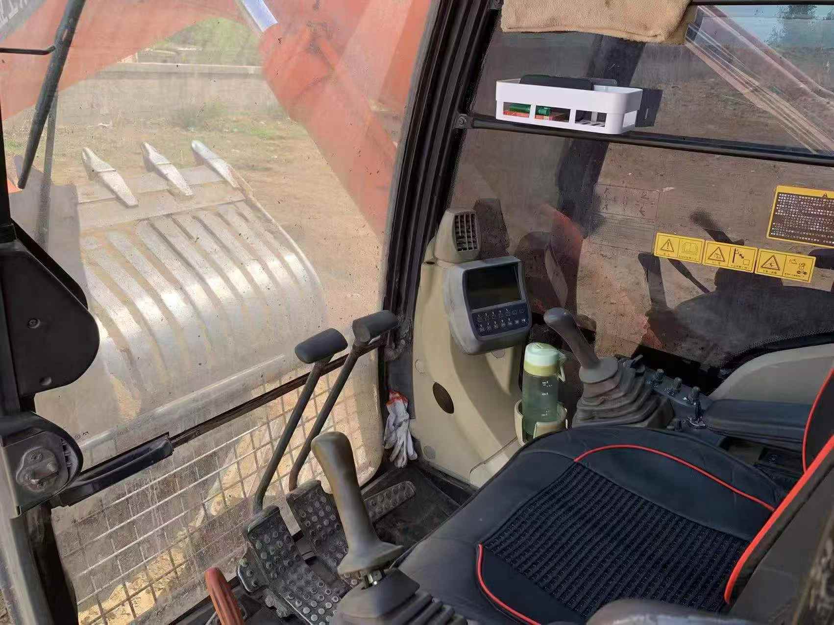 Buy Hitachi ZX270-3 Used Excavator / 6