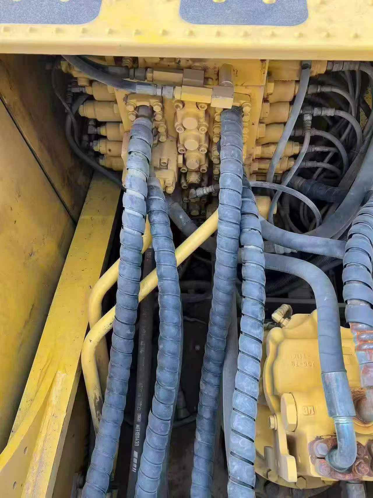 Buy Komatsu PC200 Used Excavator / 8 Buy Komatsu PC200 Used Excavator / 8