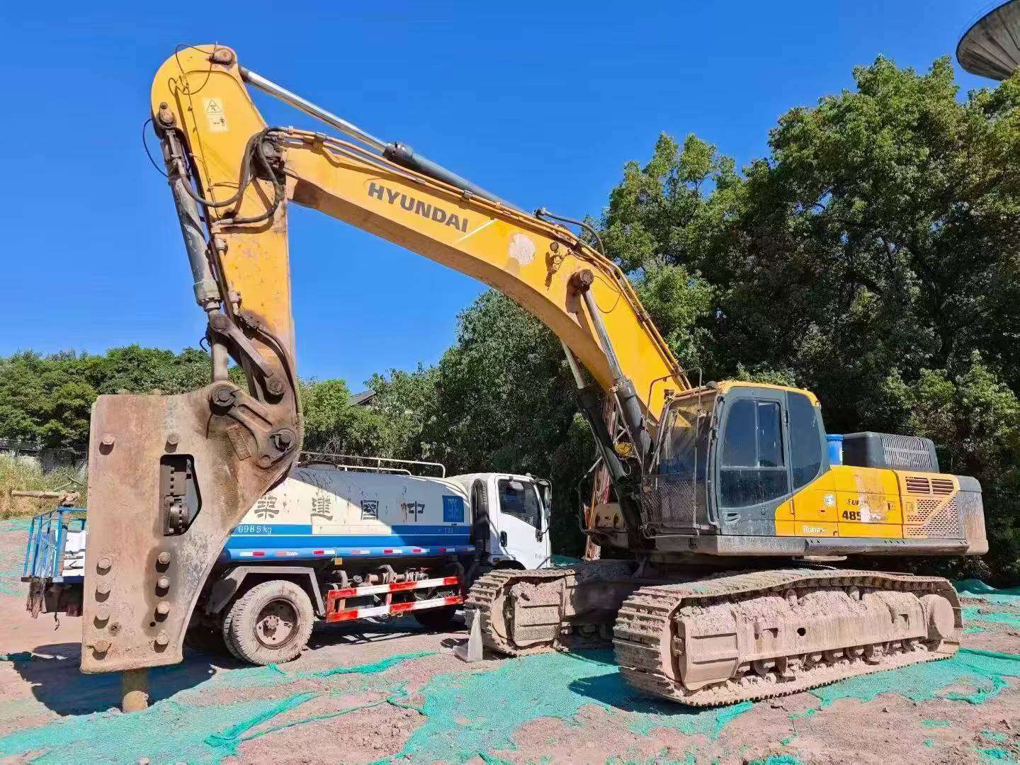 Buy Hyundai R485LVS Used Excavator / 3