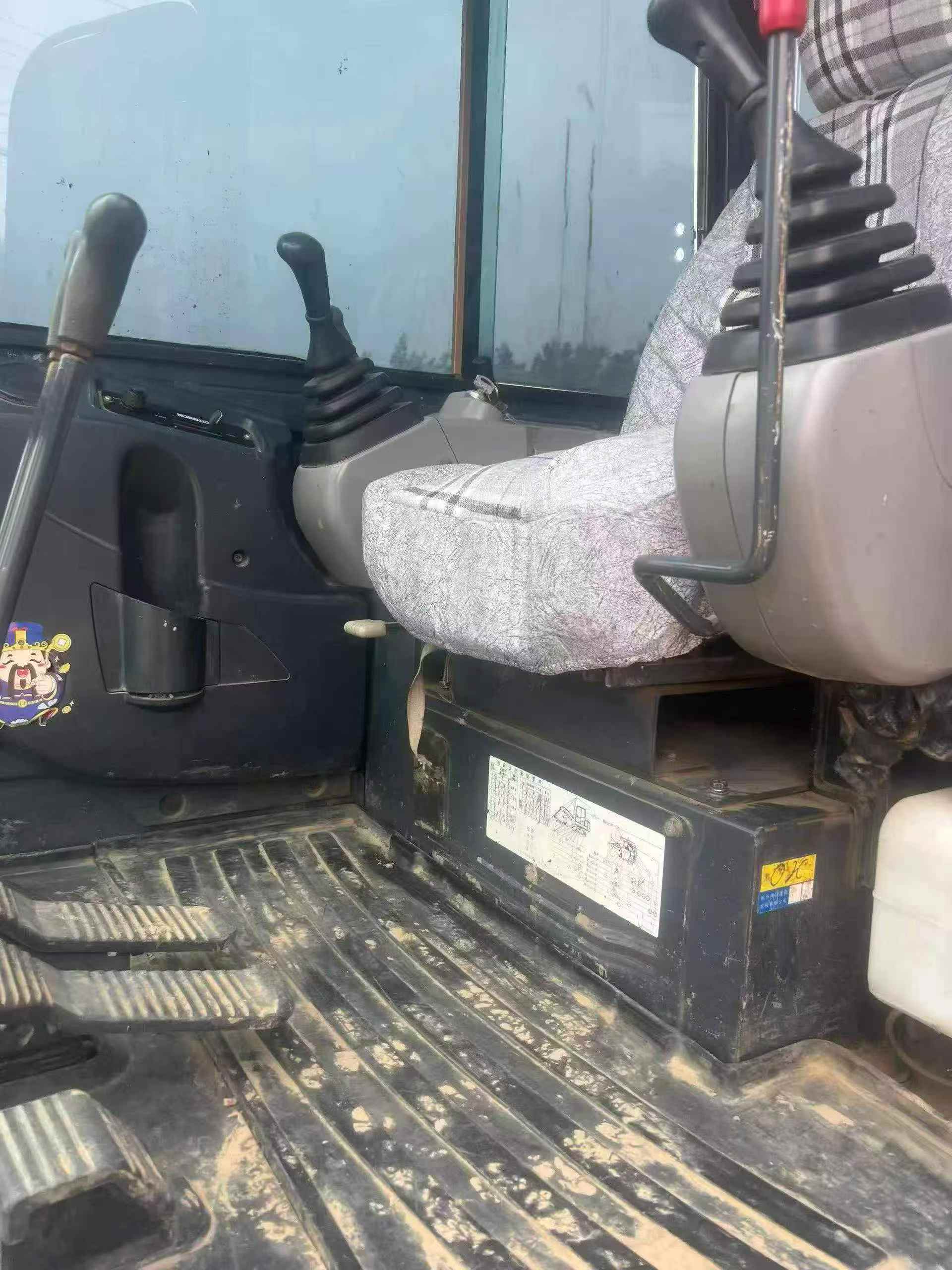 Buy Kobelco SK60 Used Excavator / 8