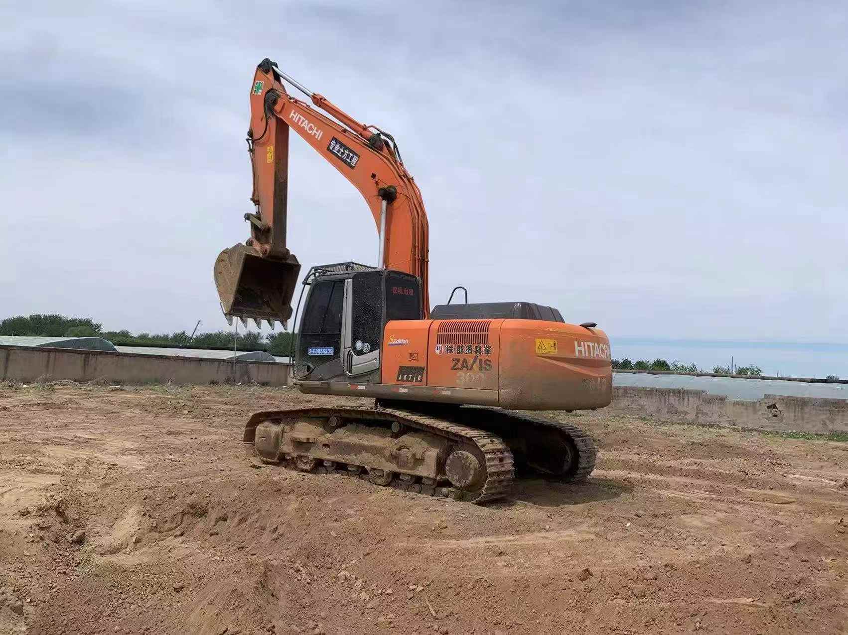 Buy Hitachi ZX270-3 Used Excavator / 2