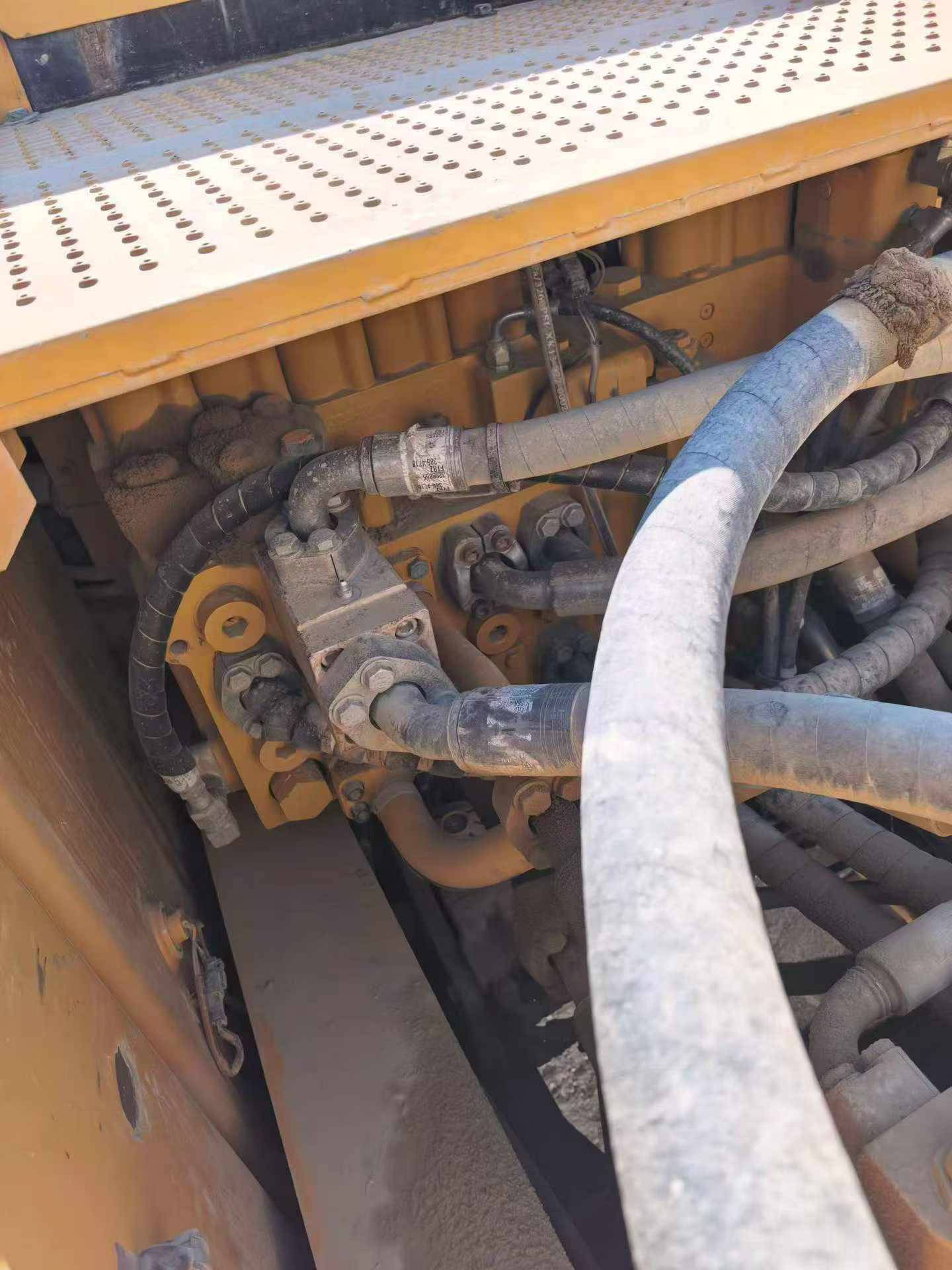 Buy Caterpillar 349E Used Excavator / 6