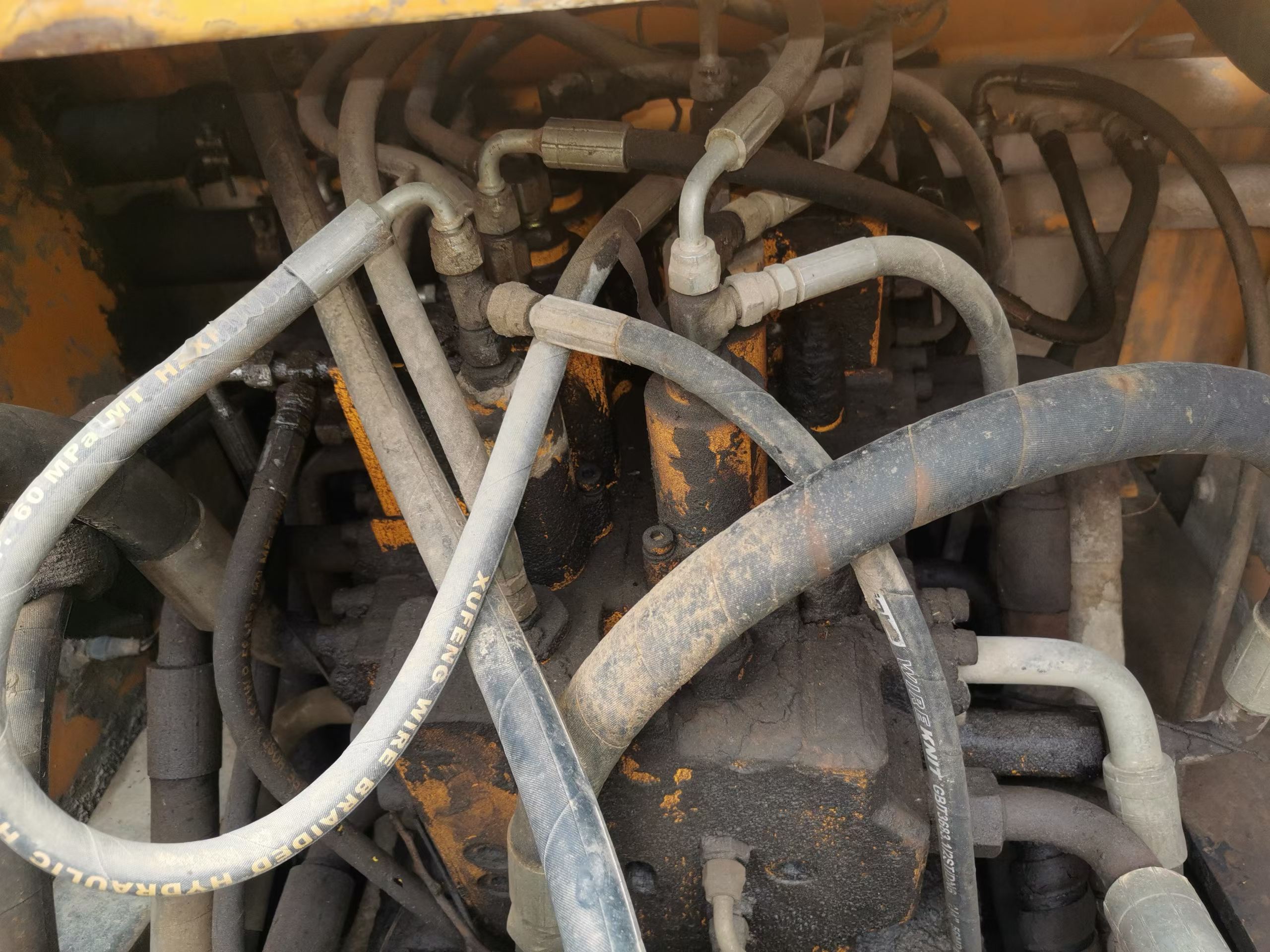 Buy Hyundai R215-7 Used Excavator / 4