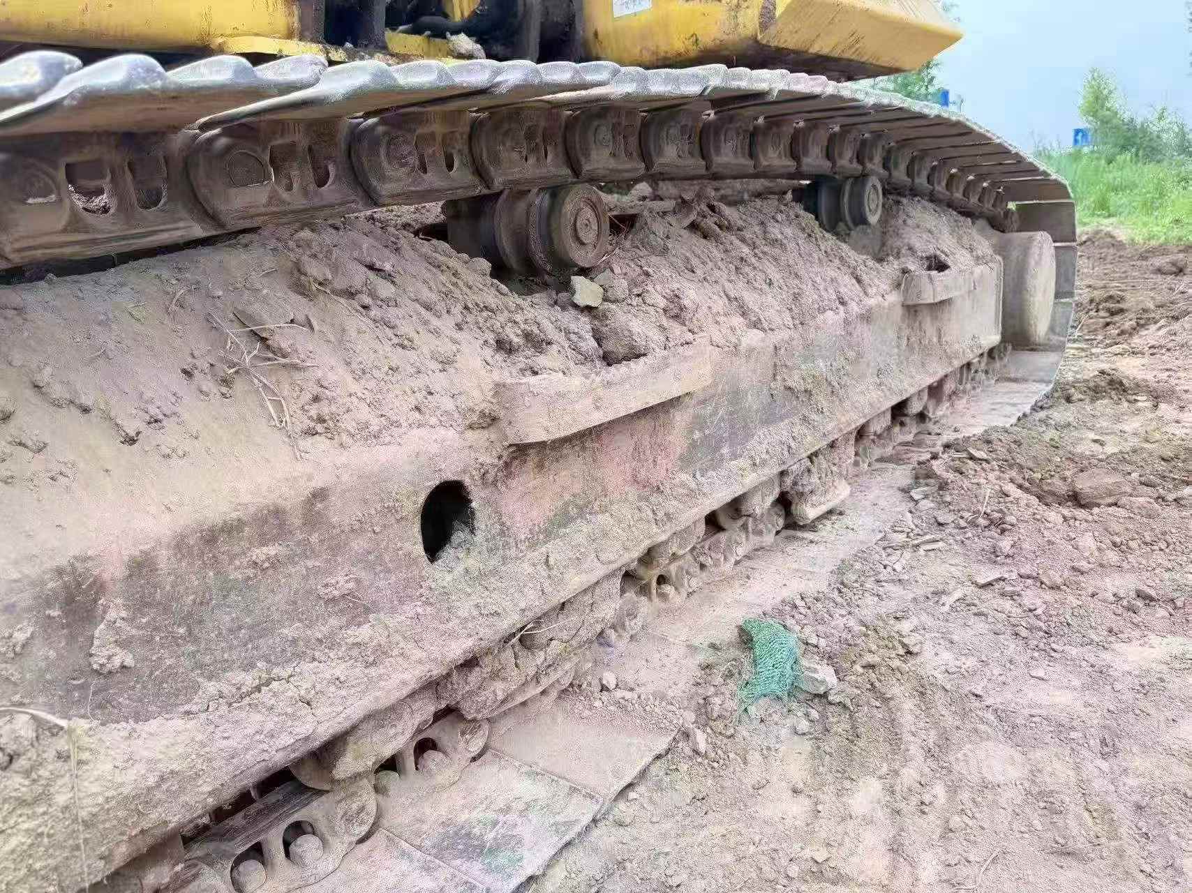 Buy Komatsu PC240-6 Used Excavator / 4