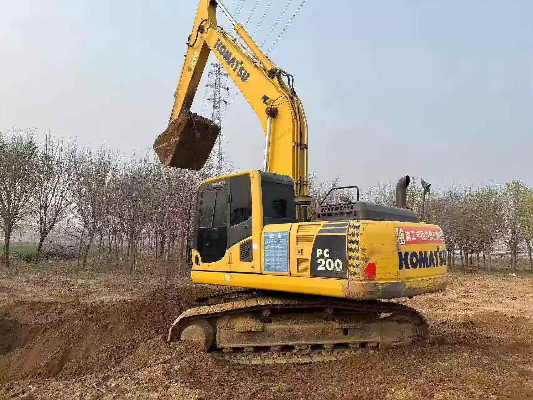 Buy Komatsu PC200 Used Excavator / 1
