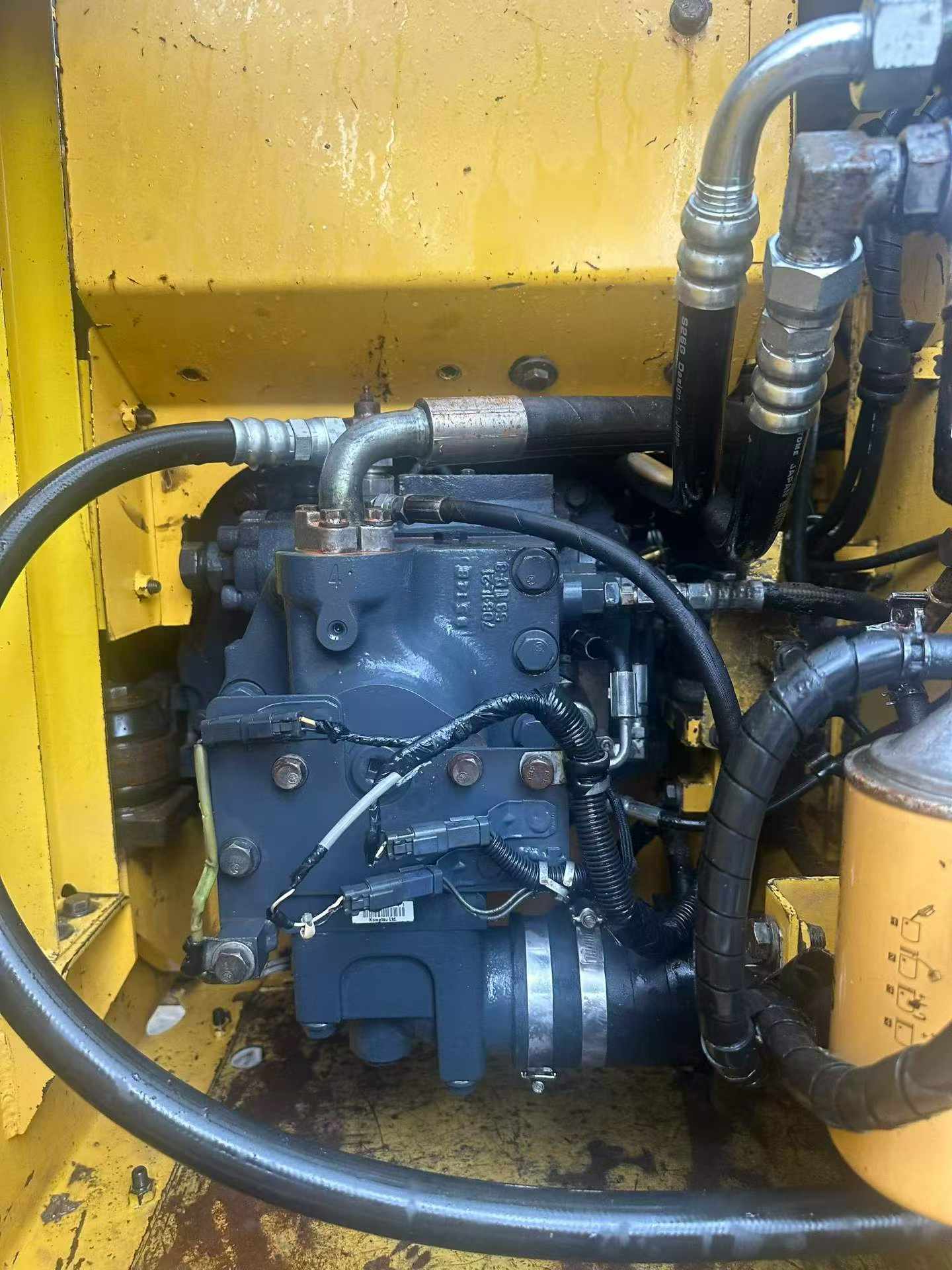 Buy Komatsu PC110-7 Used Excavator / 2