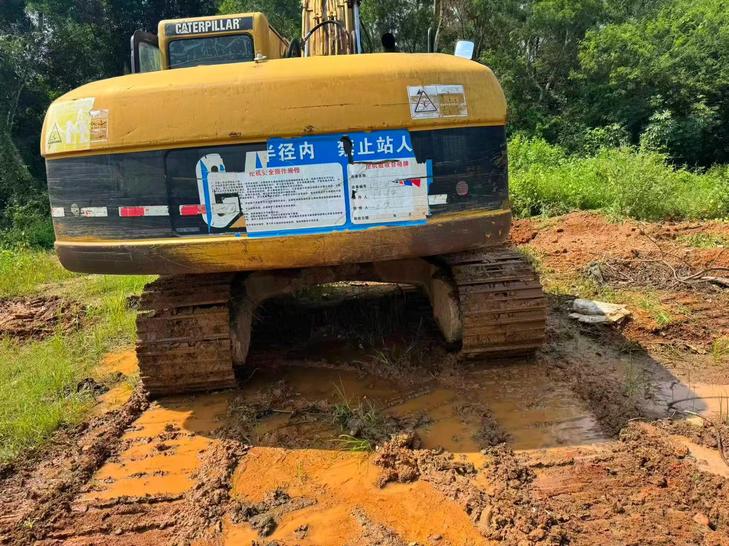 Buy Caterpillar 320C Used Excavator / 1
