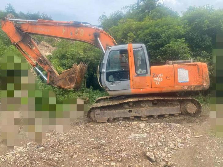 Buy Hitachi ZX200-6 Used Excavator / 1