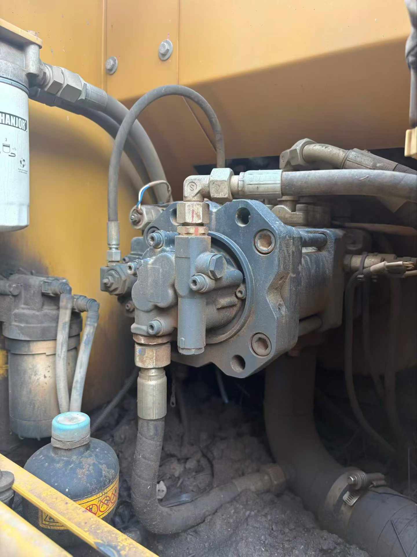 Buy XCMG XE135B Used Excavator / 4