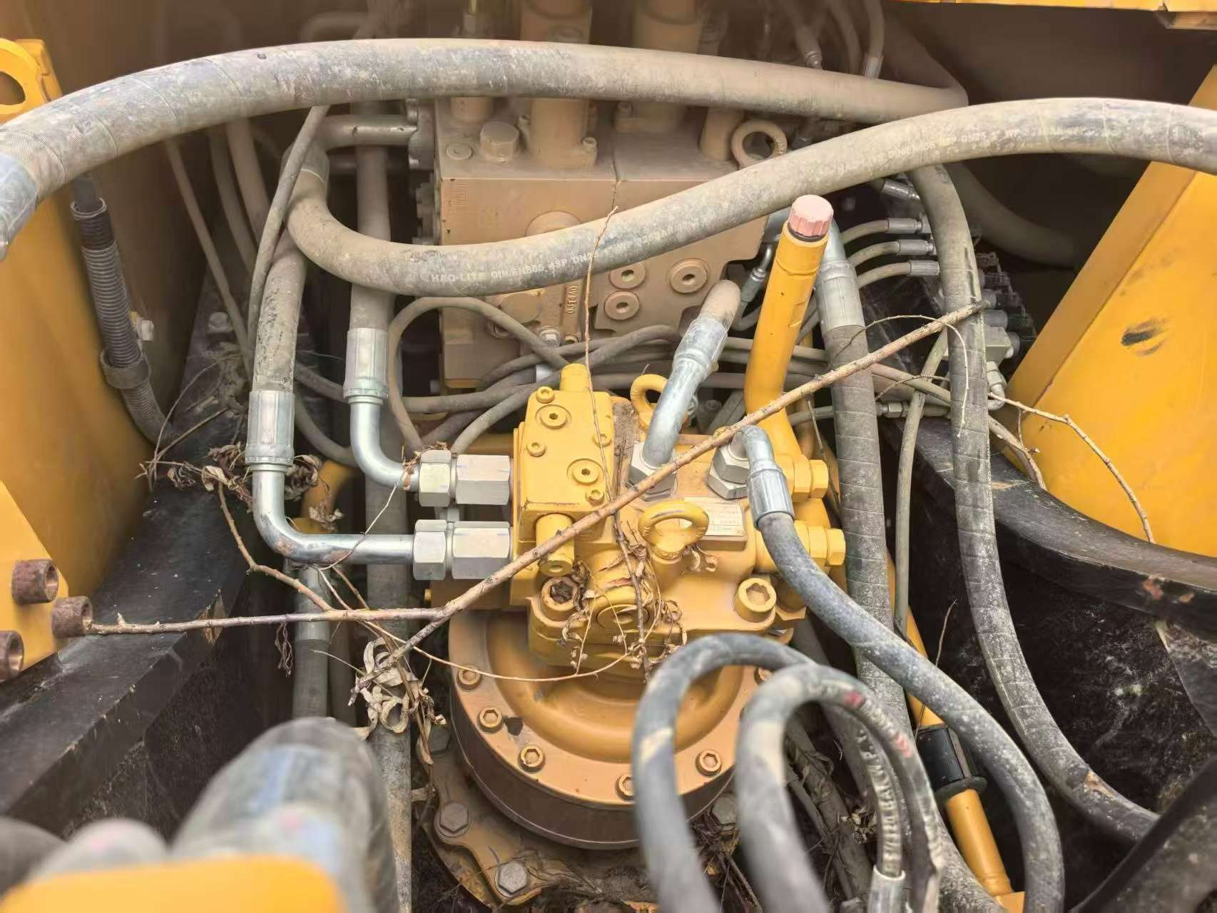 Buy Sany SY200C Used Excavator / 2