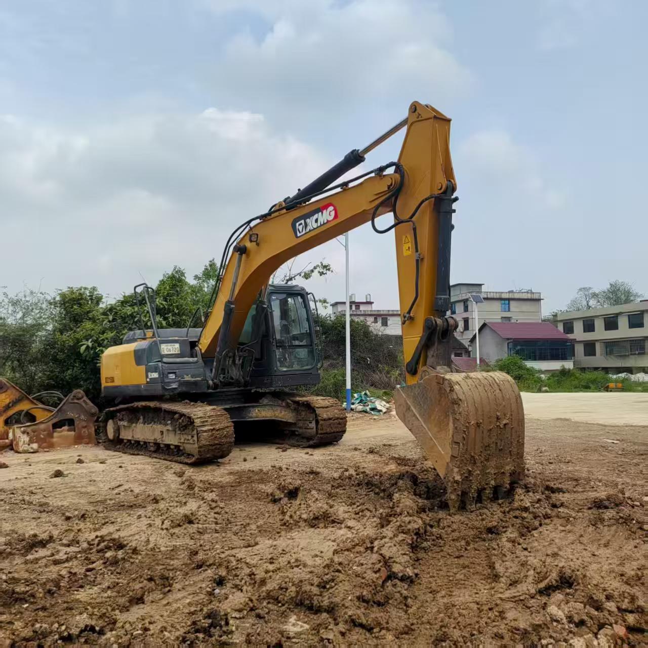 Buy XCMG XE200 Used Excavator / 4