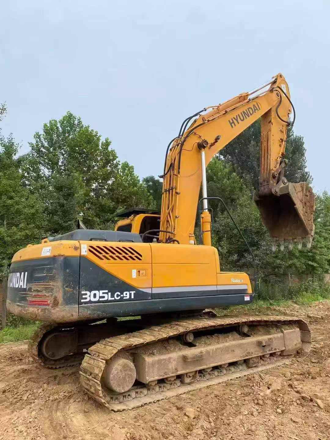 Buy Hyundai R305LVS Used Excavator / 8