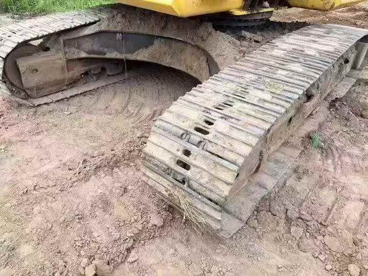 Buy Komatsu PC240-6 Used Excavator / 2