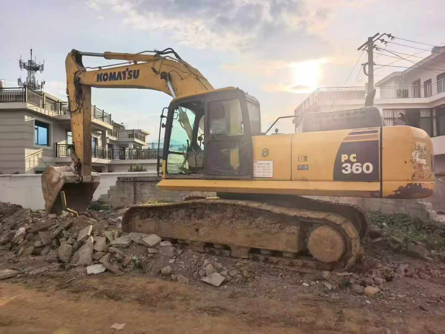 Buy Komatsu PC360-7 Used Excavator / 3