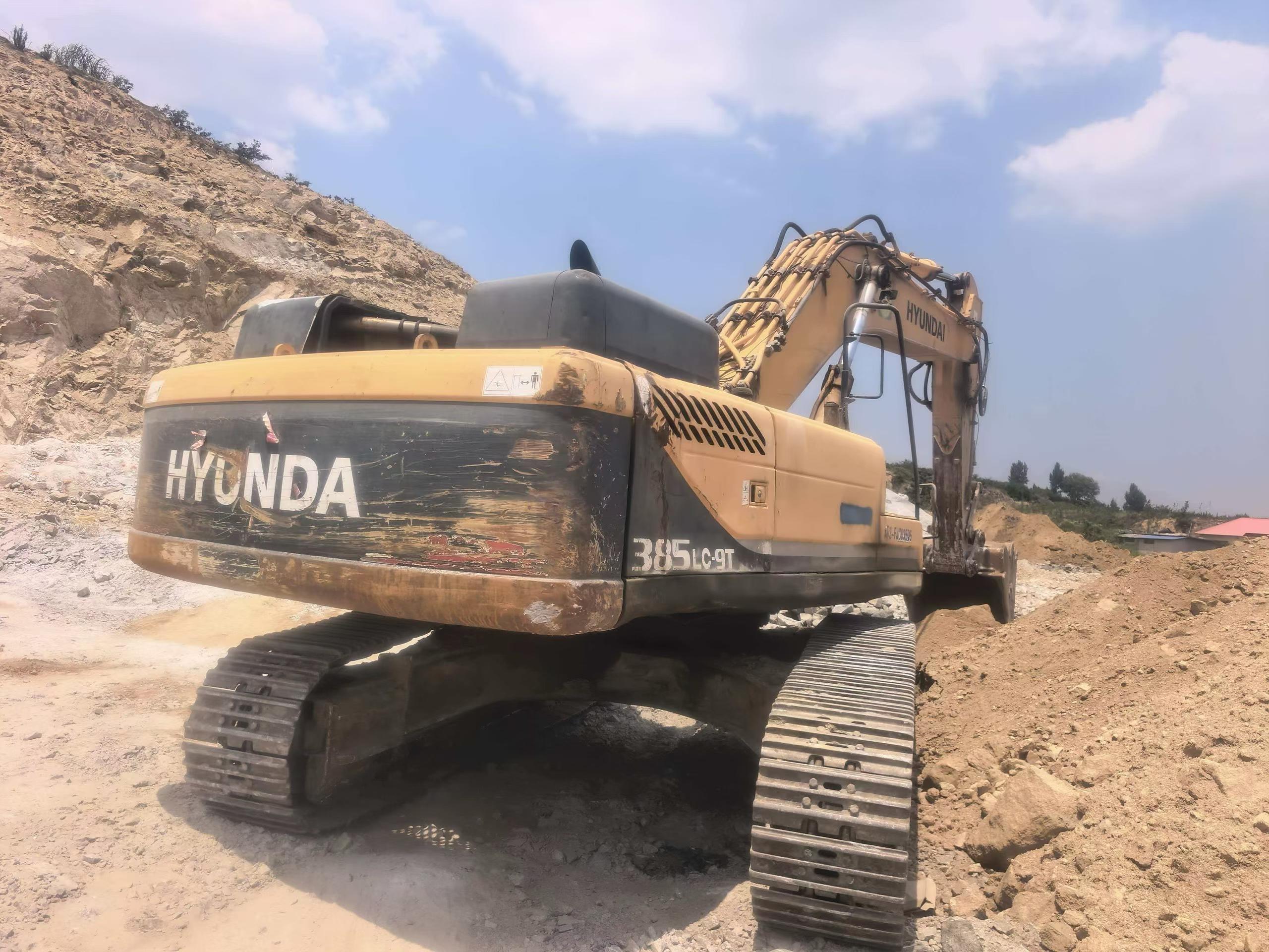 Buy Hyundai R385LC-9 Used Excavator / 6