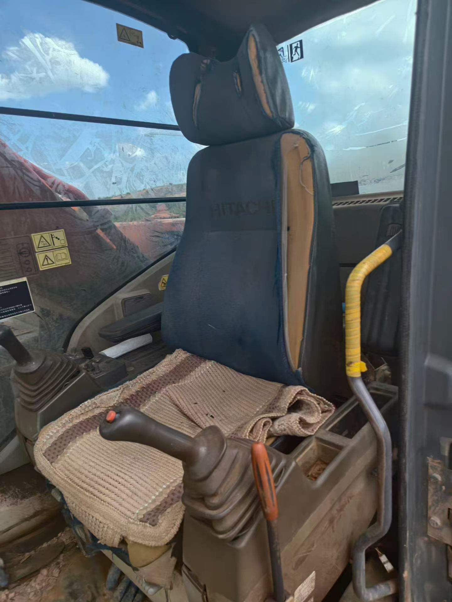 Buy Hitachi EX200-3 Used Excavator / 4