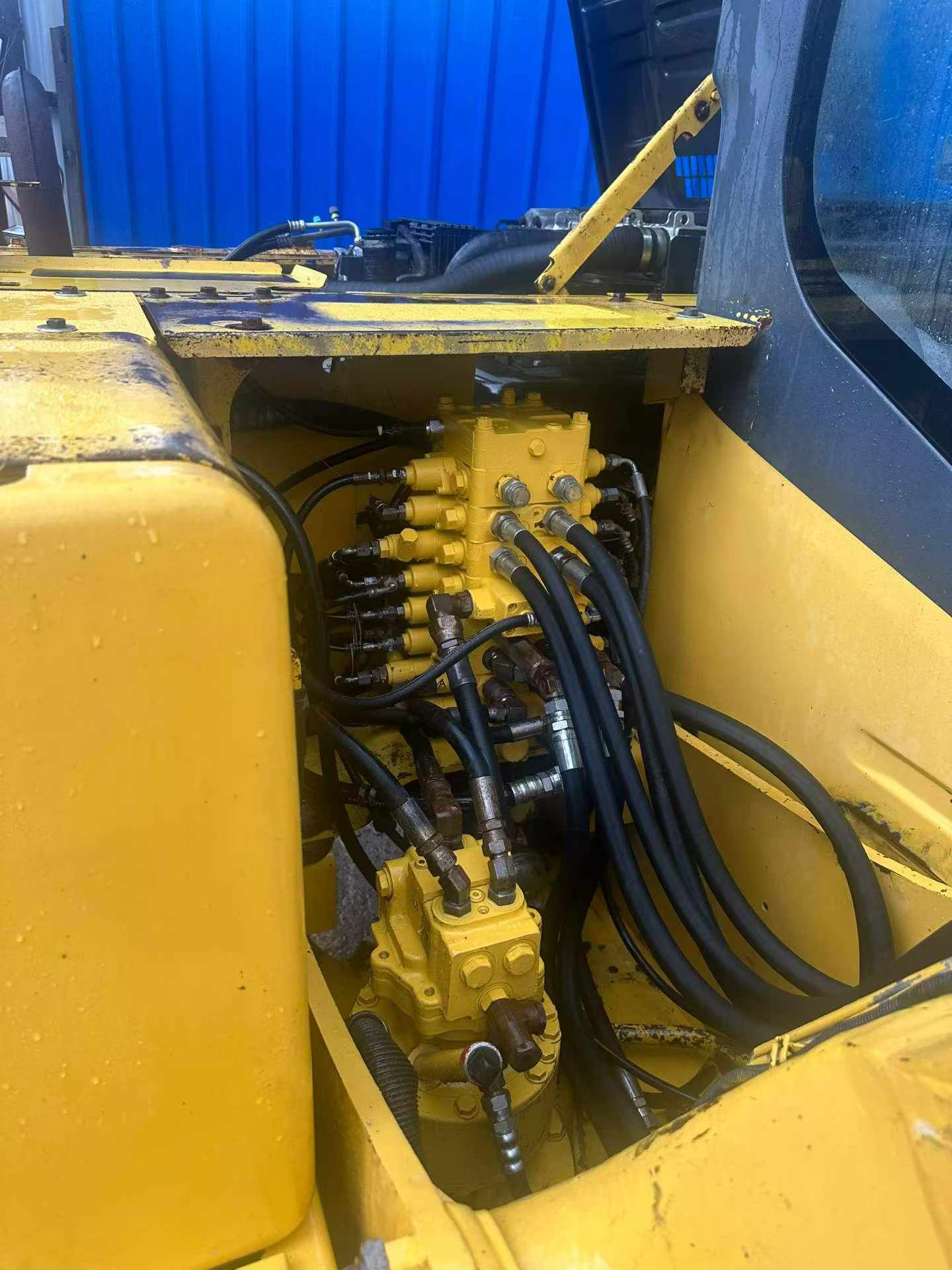 Buy Komatsu PC110-7 Used Excavator / 8