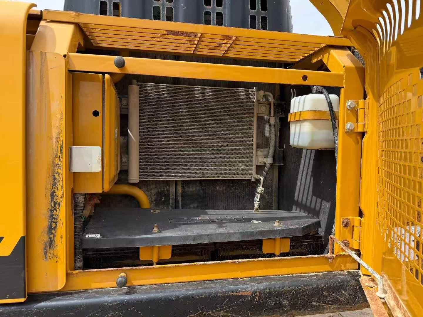 Buy Sany SY200C Used Excavator / 4