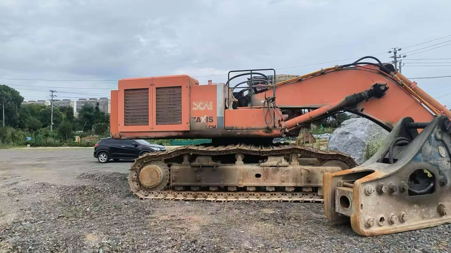 Buy Hitachi ZX670LC-5B Used Excavator / 2