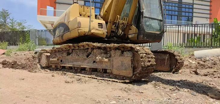 Buy Caterpillar 320C Used Excavator / 1