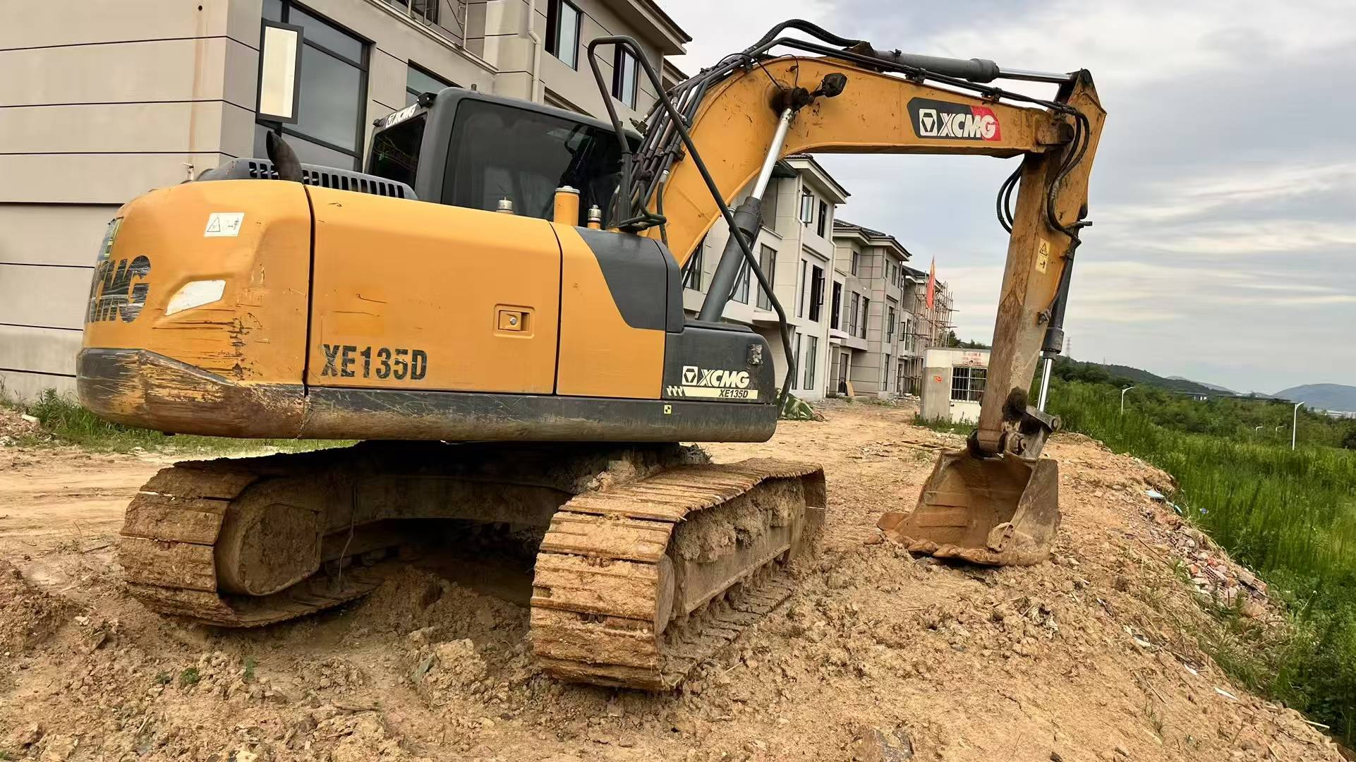 Buy XCMG XE135B Used Excavator / 2 Buy XCMG XE135B Used Excavator / 2