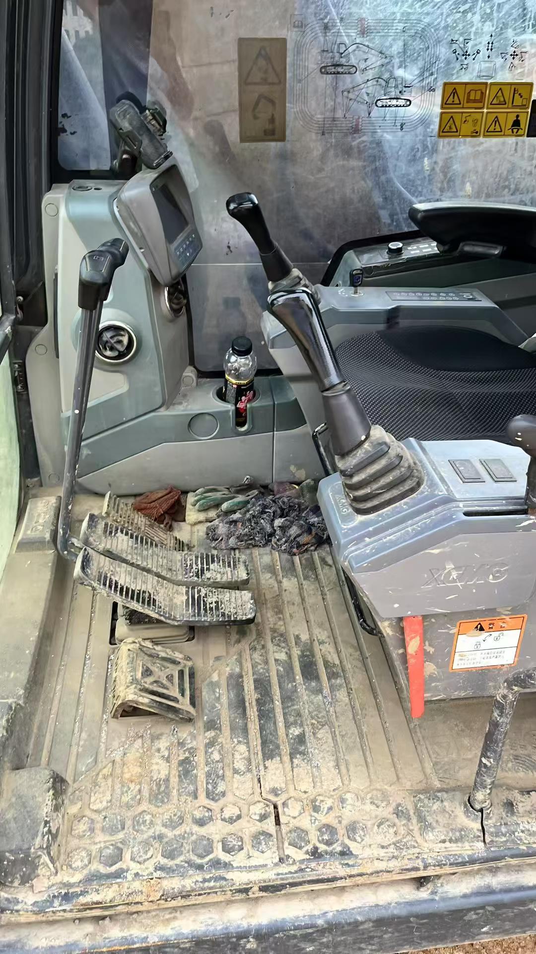 Buy XCMG XE135B Used Excavator / 3 Buy XCMG XE135B Used Excavator / 3