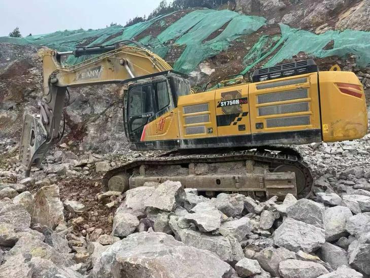 Buy Sany SY650H Used Excavator / 1