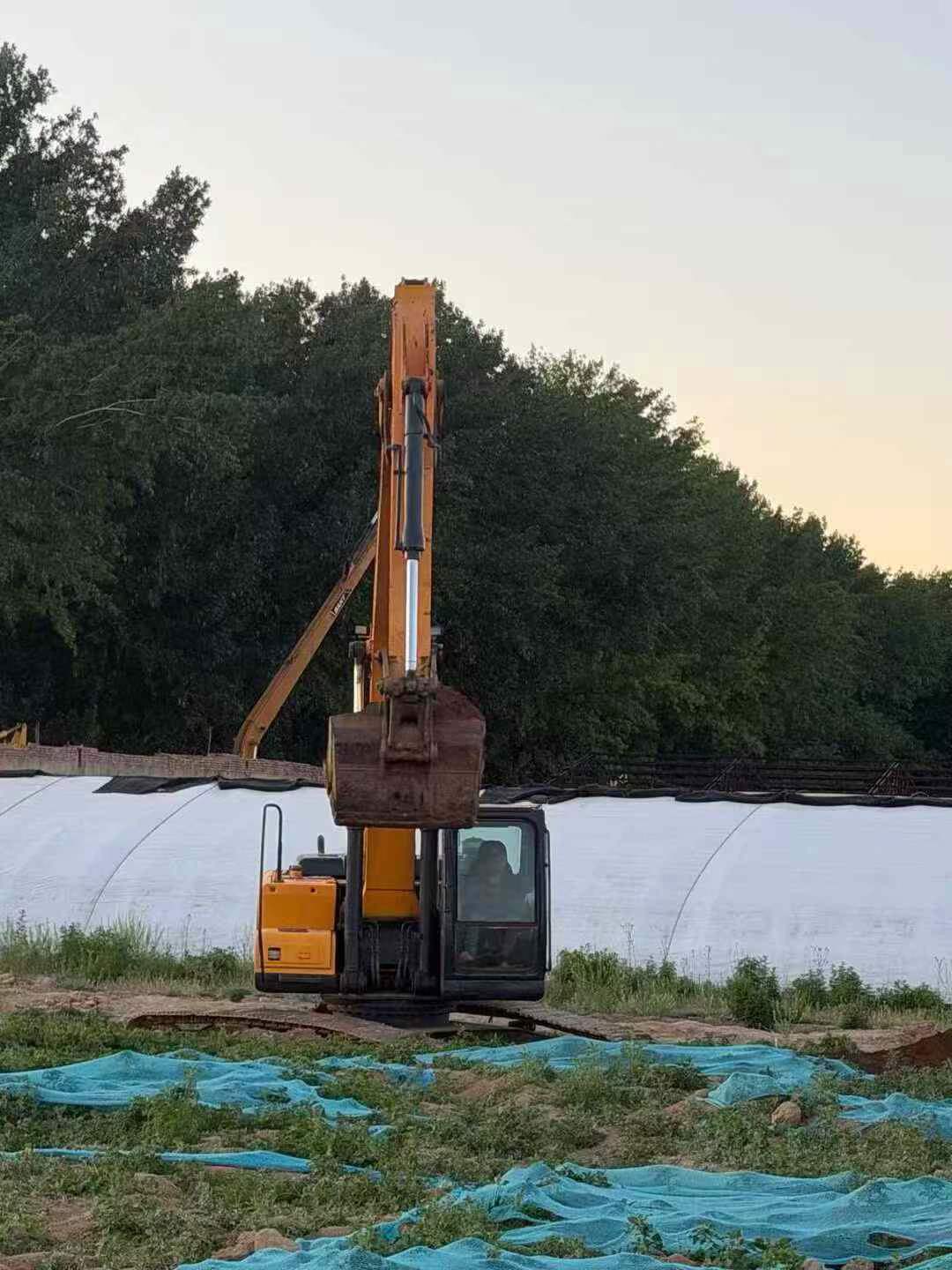 Buy Hyundai R305LVS Used Excavator / 2