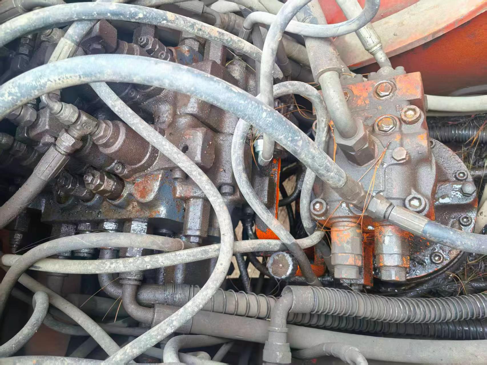 Buy Doosan DH150-7 Used Excavator / 4